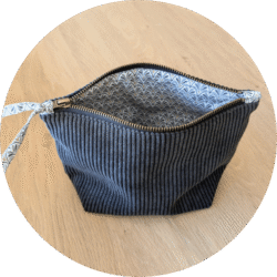 Trousse de toilette grise