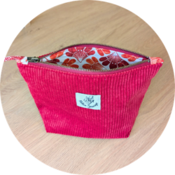Trousse de toilette rouge