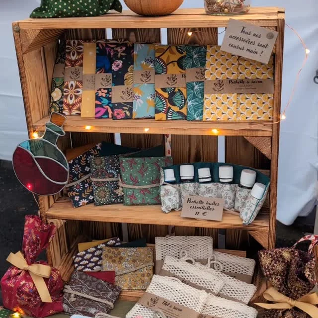 Découvrez notre stand au marché de Noël de Dontreix aujourd'hui ! 🎄😍…