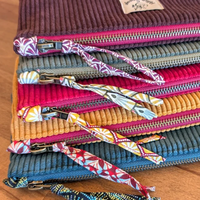 🪡 𝗟𝗲𝘀 𝗮𝗰𝗰𝗲𝘀𝘀𝗼𝗶𝗿𝗲𝘀 𝗲́𝗽𝗵𝗲́𝗺𝗲̀𝗿𝗲𝘀 🧵 Les accessoires éphémères, ce sont des créations…